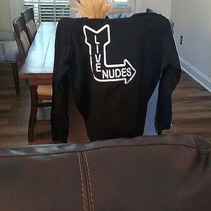 XL Black Magic City sweat shirt.